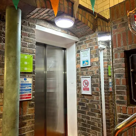 بيت شباب Gogartys Temple Bar *